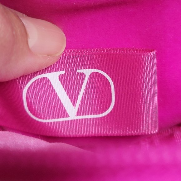 Valentino Beaury Small Pink Velvet Travel Pouch Makeup Wrislet Travel Bag. - Picture 9 of 10